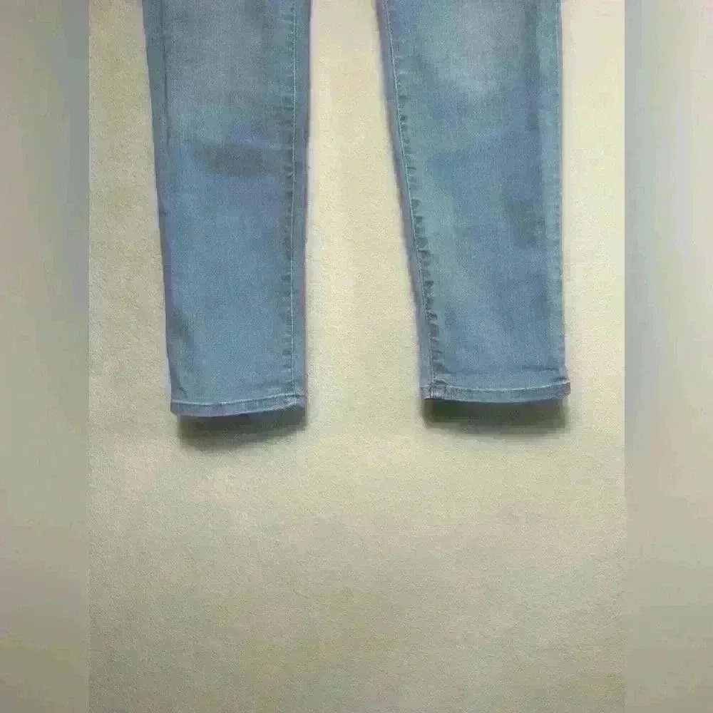 Universal Thread Women’s High Rise Skinny Light Wash 12/31 R - Picture 3 of 7